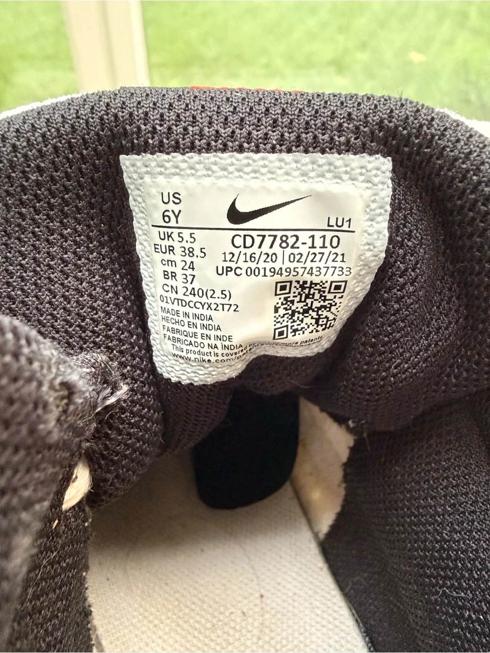 Nike Court Borough Mid 2 Youth Size 6Y